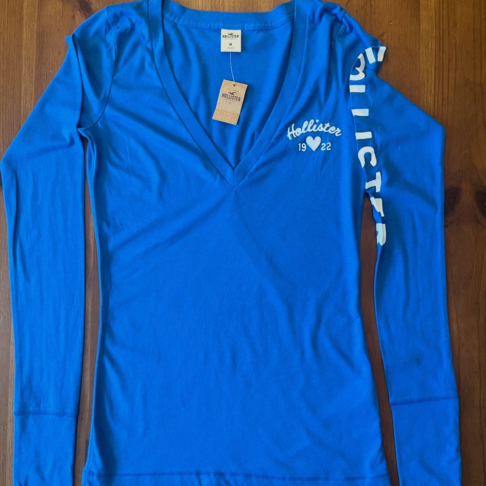 Hollister Women's Bright Blue Long Sleeve Tee